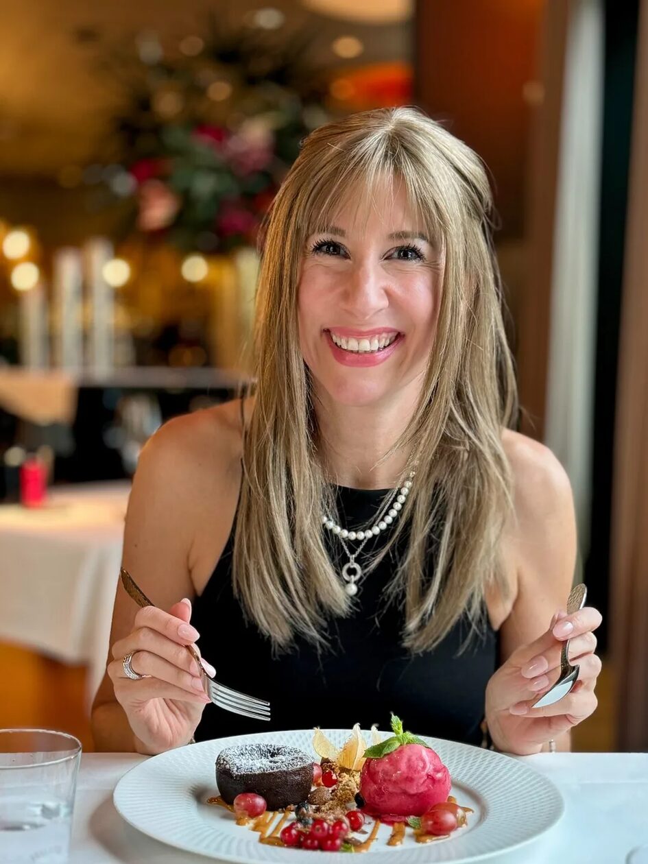 Julia in the restaurant