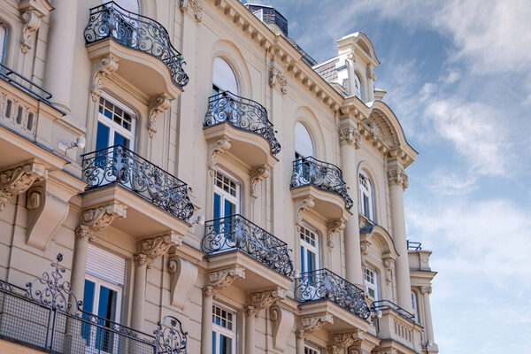 Фасад дома в вильгельминском стиле в Висбадене