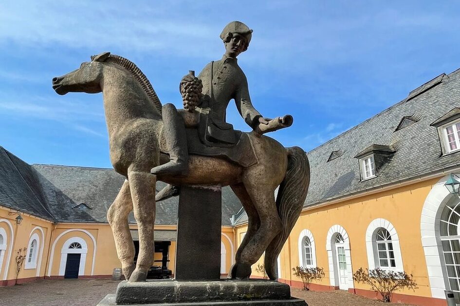 Skuptur Late Harvest Rider at Johannisberg Castle