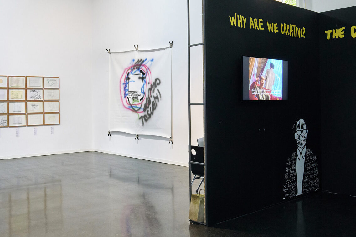 Blick in die Ausstellung Why are you creative? By Hermann Vaske