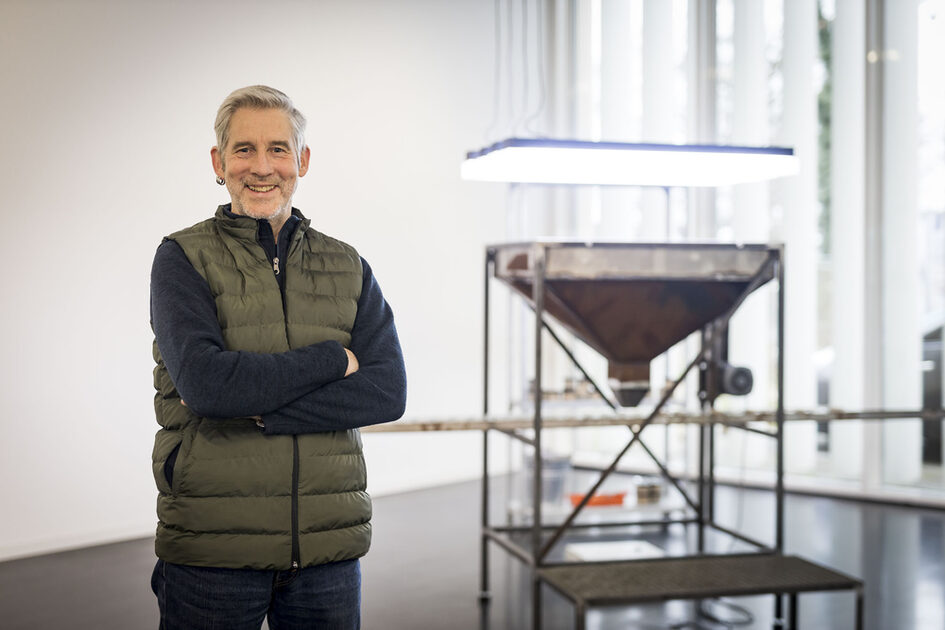 Wolfgang Gemmer ist technischer Leiter im Kunsthaus Wiesbaden.