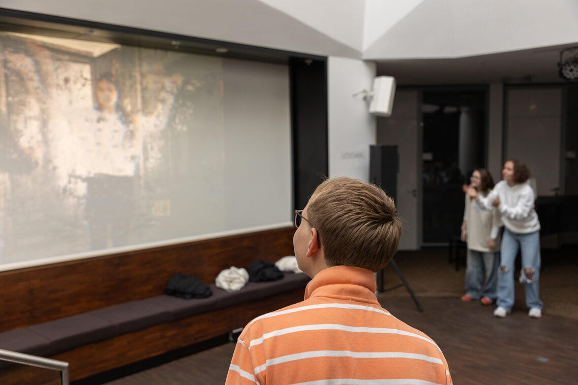 JUST - Държавен театър "Младост": проект "Театърът среща медиите