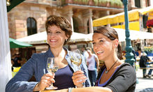 Seit 1976 öffnen die Weinstände in Wiesbaden ihre Pforten.
