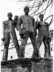 Denkmal der Arbeit an der Ecke Loreleiring/Oestricher Straße, 1975