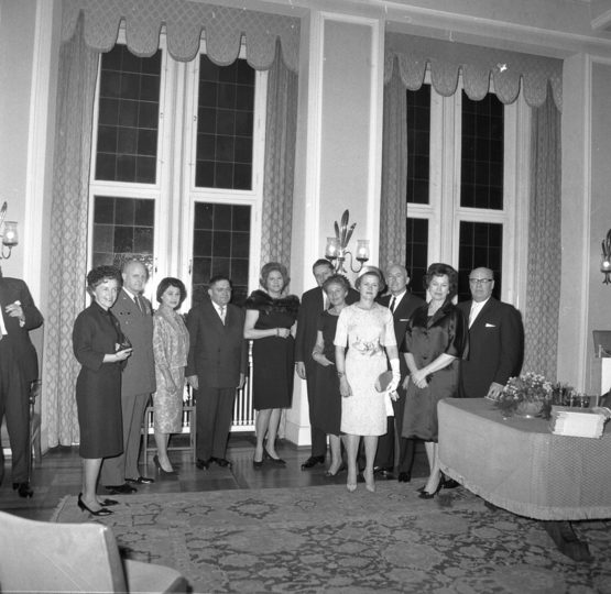 Empfang des Deutsch-Amerikanischen Frauenclubs im Rathaus, 1964