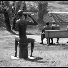 Skulptur "Der Flötenspieler" von Walter Wadephul im Kurpark, 1965
