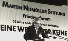 Helmut Spengler (Kirchenpräsident der EKHN) beim Friedensforum der Martin-
