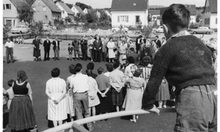 Einweihung eines Kinderspielplatzes in der Siedlung Märchenland, 1962