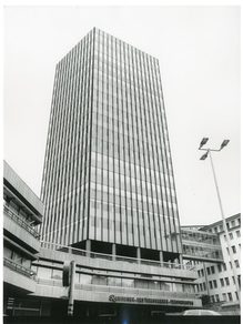 R+V Versicherung an der Taunusstraße 2, ca. 1974