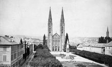 Luisenplatz und St. Bonifatiuskirche, um 1880.