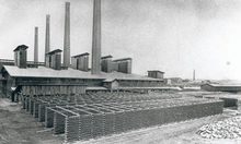 Dyckerhoff-Werk in Amöneburg, um 1902. Im Vordergrund Ziegeltrocknung im F