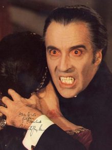 Autogrammkarte des „Dracula“-Darstellers Christopher Lee