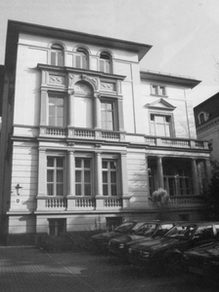 Das Gebäude des Hessischen Oberbergamtes (1949 – 1997) in der Paulinenstra