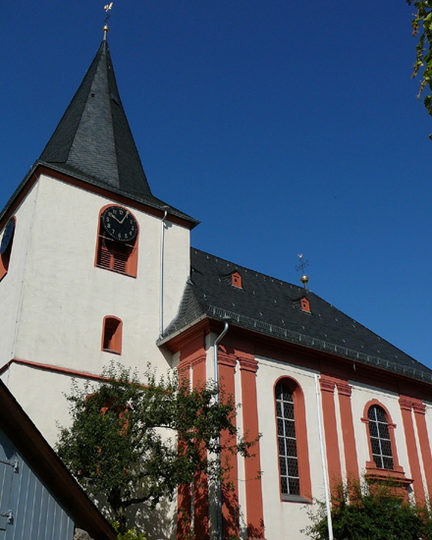 Die evangelische Kirche in Igstadt.