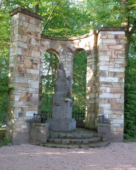 Kriegerdenkmal auf dem Dotzheimer Friedhof
