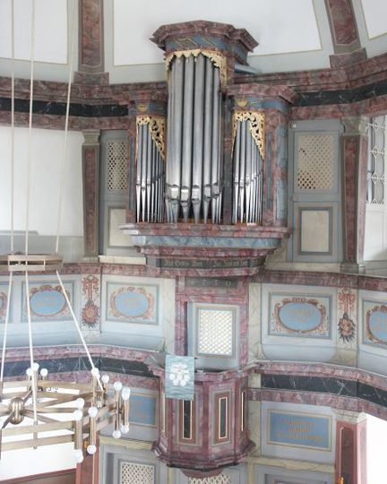 Die Nauroder Orgel zählt zu den ältesten der Stadt (1735).
