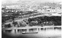 Kostheim mit Floßhafen und Maaraue, 1964