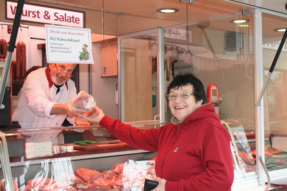 Weekly market in Mainz-Kostheim