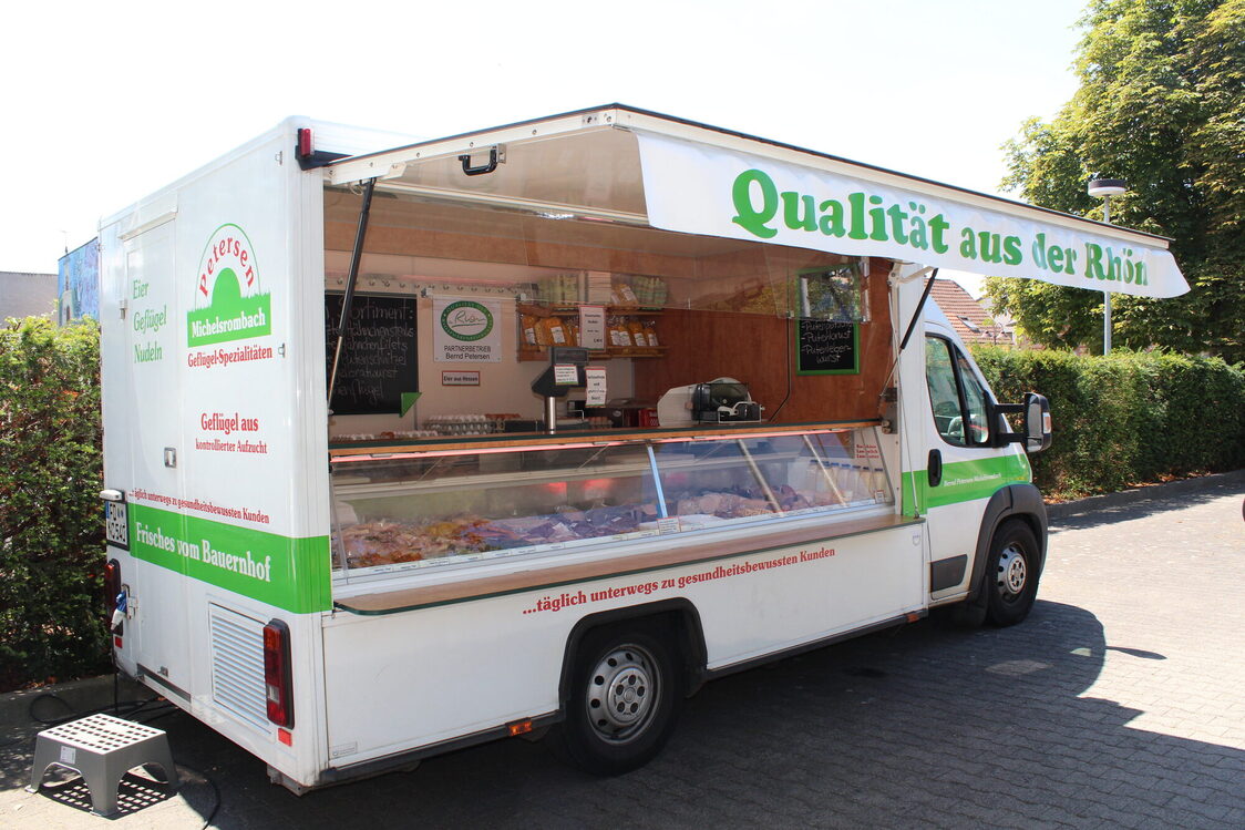 Weekly market in Mainz-Kostheim