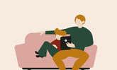 Gezeichnete erwachsene Person mit Kind auf Sofa und einem digitalen Bildsc