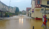 Überflutete Straße in Wiesbaden