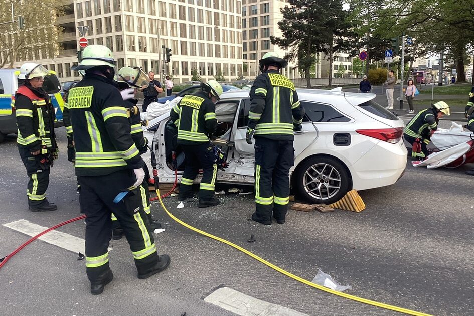 Beginn der Rettungsmaßnahmen