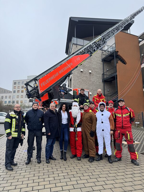 Nikolausaktion der Höhenretter der Feuerwehr Wiesbaden