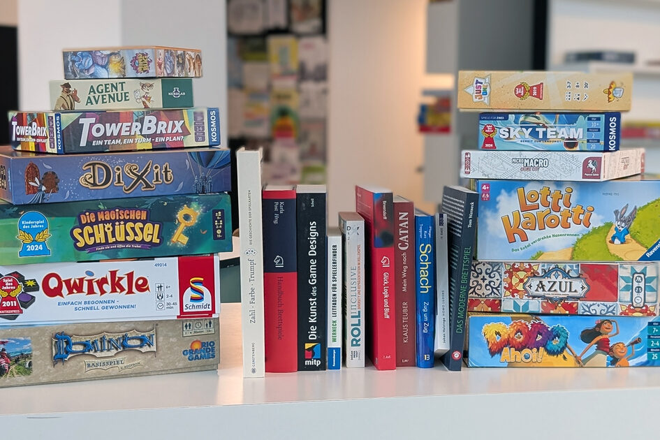 Gespendete Spiele und Bücher.