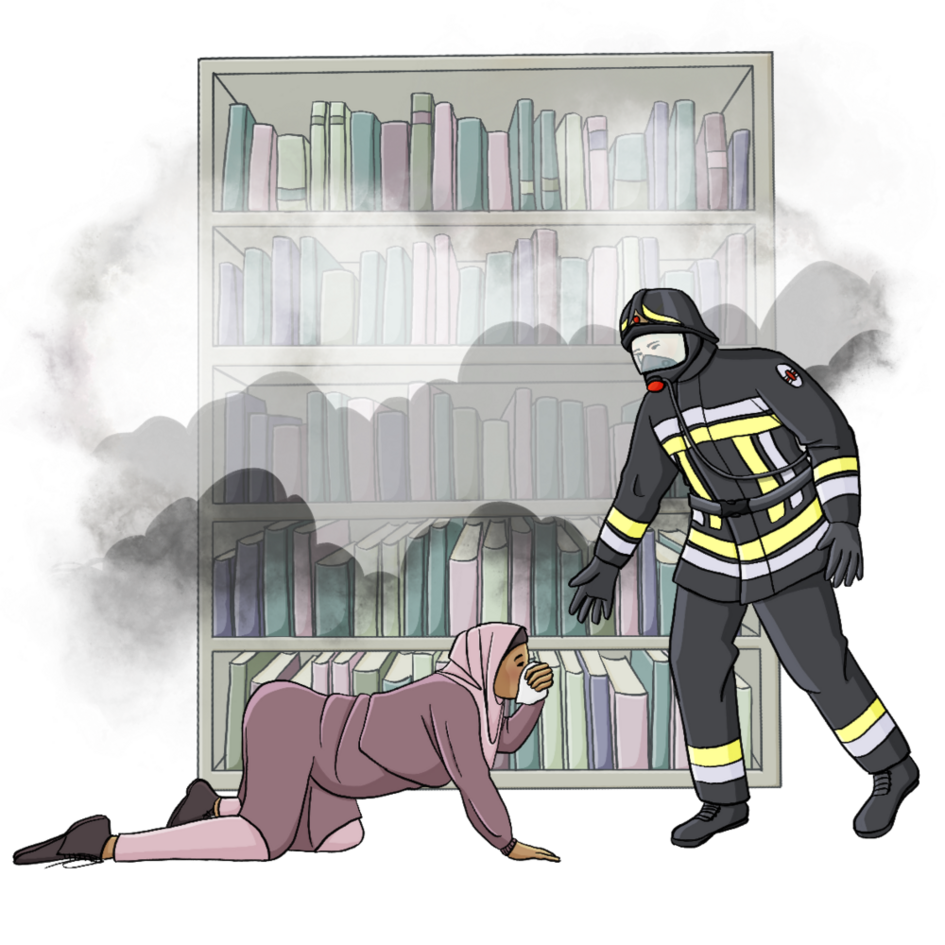 Feuerwehrmann hilft Frau am Boden eines Raums mit Möbeln und Qualm.