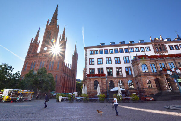 Historische Kirche und historisches Gebäude