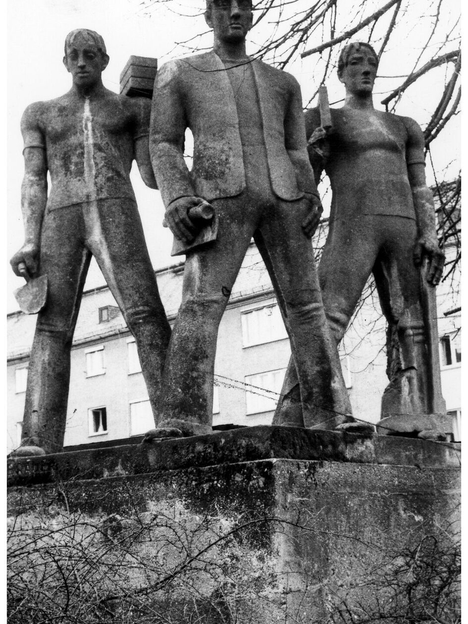 Pomnik robotników na rogu Loreleiring/Oestricher Straße, 1975 r.