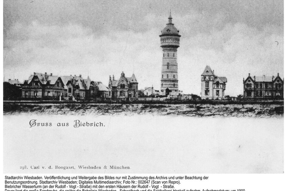 Torre de agua de Biebrich en la Rudolf-Vogt-Strasse con las primeras casas