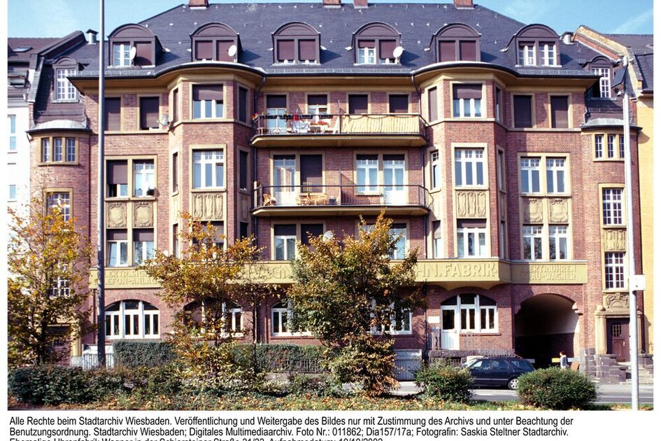 Ehemaliges Gebäude der Uhrenfabrik Wagner in Schiersteiner Straße 31-33, 2002