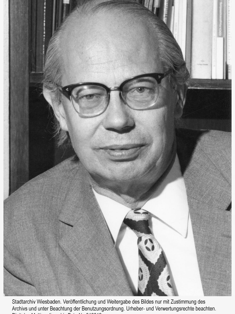 Wilhelm Friedrich Nils Remigius Fresenius, ca. 1980