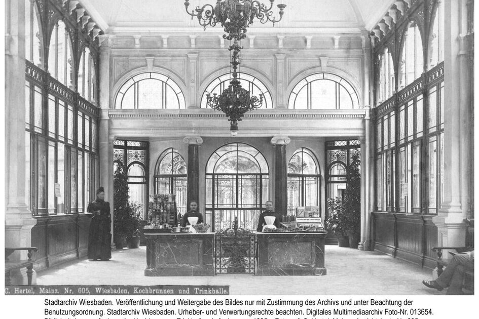 Trinkhalle des Kochbrunnens, 1895