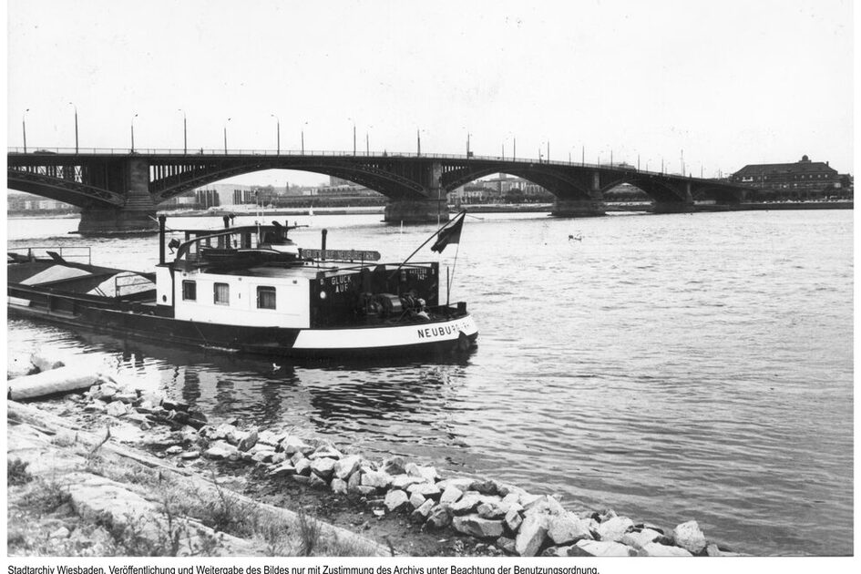 Cargo ship on the Rhine, around 1990