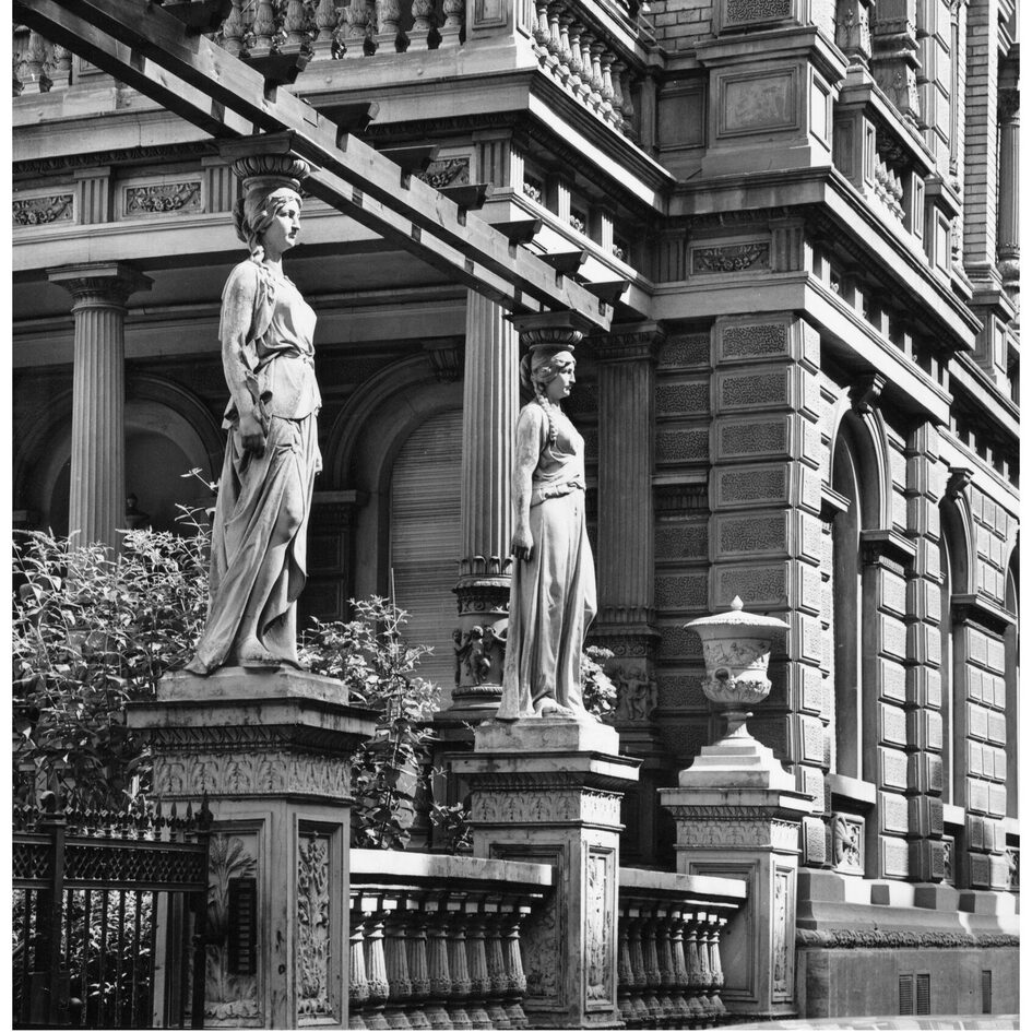 Fassade der ehemaligen Tonwarenfabrik Höppli in der Wörthstraße, ca. 1970