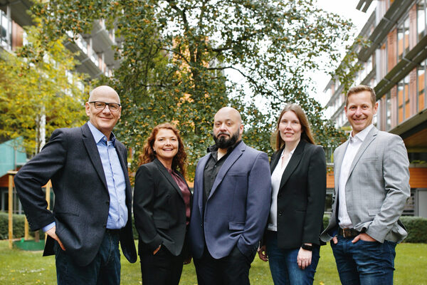 Führungsteam des Hochbauamtes (v.l.n.r.):  Andreas Rettig - Amtsleiter; Cornelia Becker - Abteilung Hochbau, Marc Schauberger – Abteilung Technik, Nina Molzahn - Abteilung Verwaltung, Andreas Kruszynski – Abteilung Gebäudemanagement