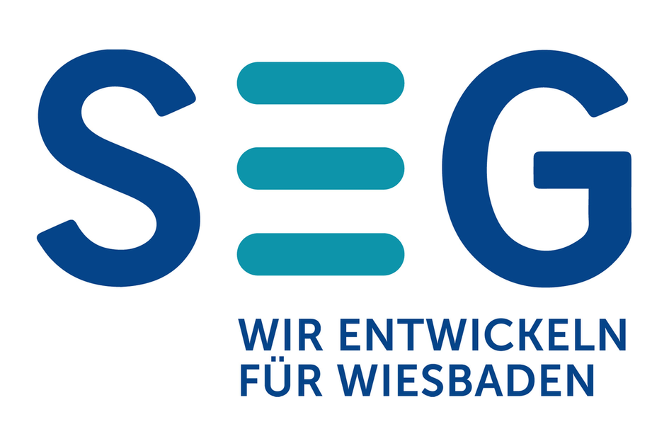 Blau-grünes LOGO mit dem Slogan - SEG Wir entwickeln für Wiesbaden