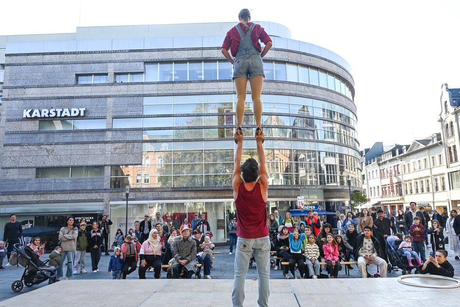 FreiluftARTistik in der Wiesbadener Innenstadt