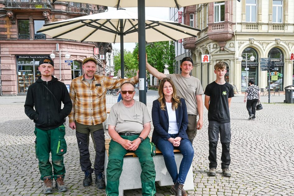 Mobile Sonnenschirme in der Wiesbadener Innenstadt