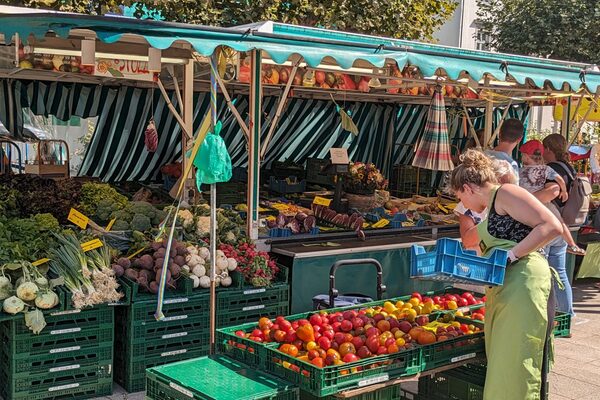 Mercato pomeridiano in Luisenplatz