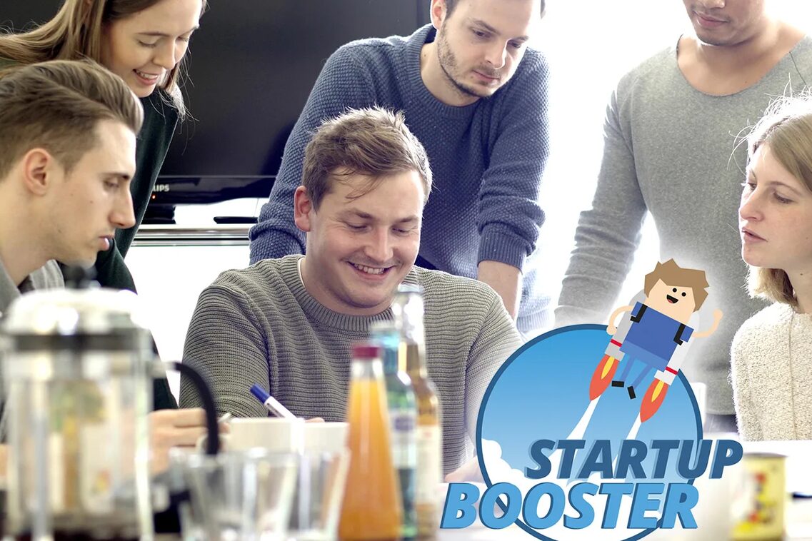 Diyalog içindeki gençler.