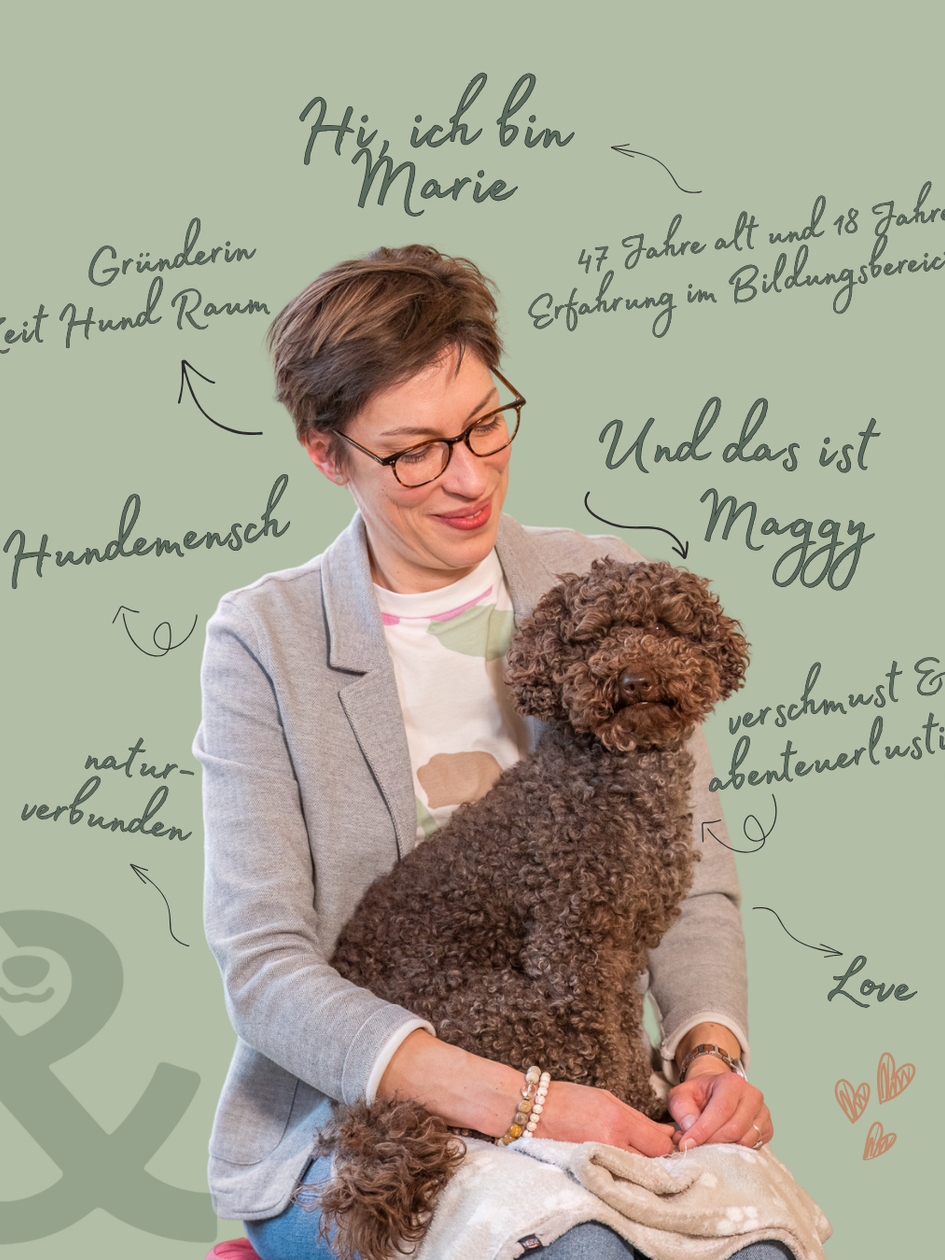 Eine Frau mit einem brauen Hund auf dem Schoß