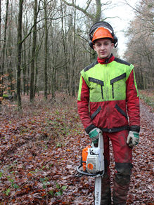 Lennart Wurzer macht eine Ausbildung als Forstwirt.