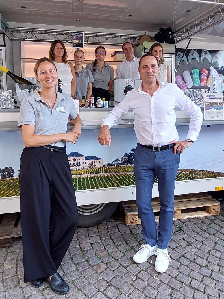 Weinstand auf der Rheingauer Weinwoche