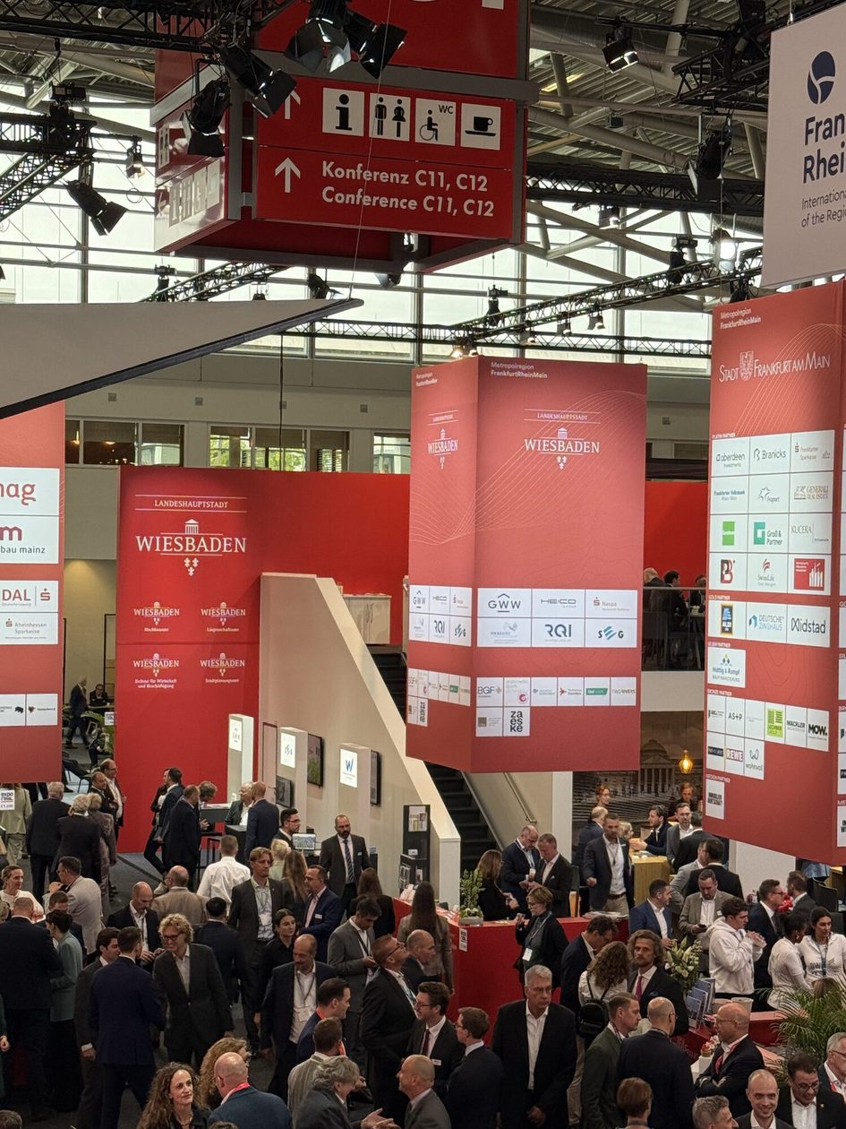 Gut besuchter Gemeinschaftsstand der Landeshauptstadt Wiesbaden auf der EXPO REAL.