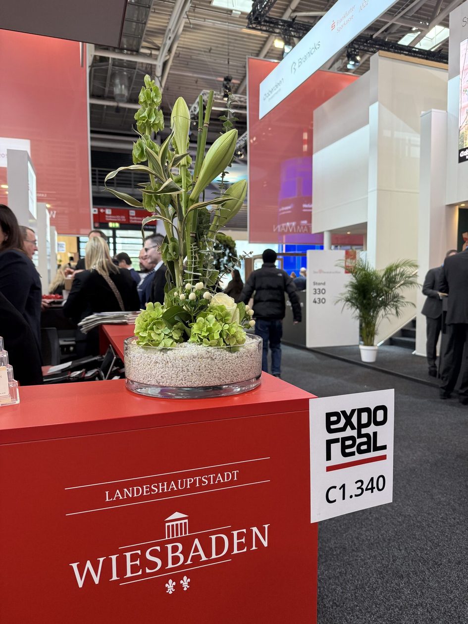 Counter des Gemeinschaftsstandes Wiesbaden auf der Expo Real.