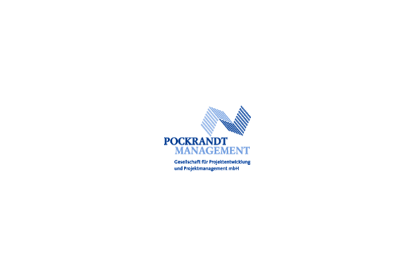 POCKRANDT MANAGEMENT Logo mit blauer Schrift, Untertitel Gesellschaft für Projektentwicklung und Projektmanagement mbH